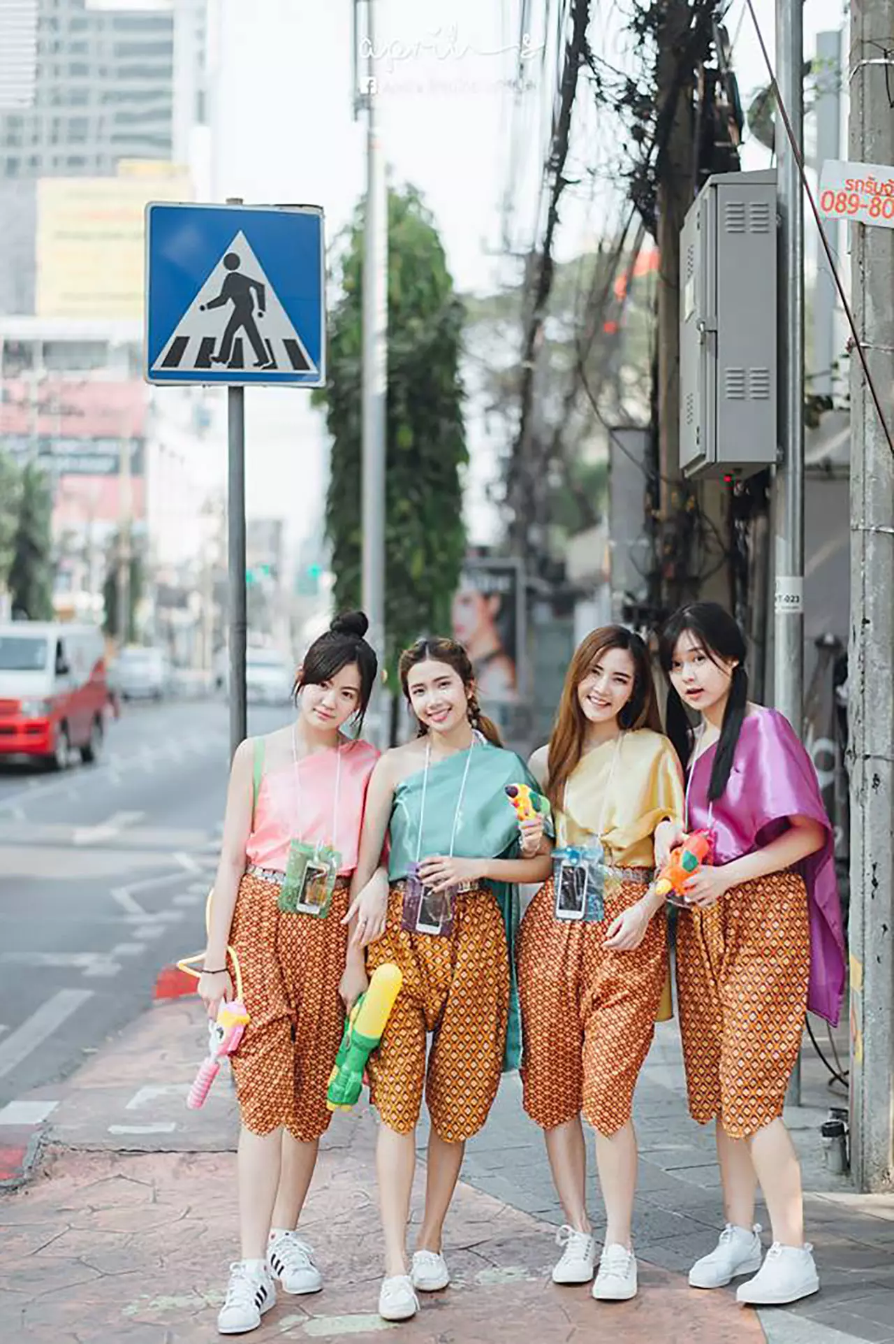 น่ารัก ไม่โป๊! แชร์กระจายรับสงกรานต์ ภาพสาวน้อยใส่ชุดไทย ใสๆวัยรุ่นชอบ