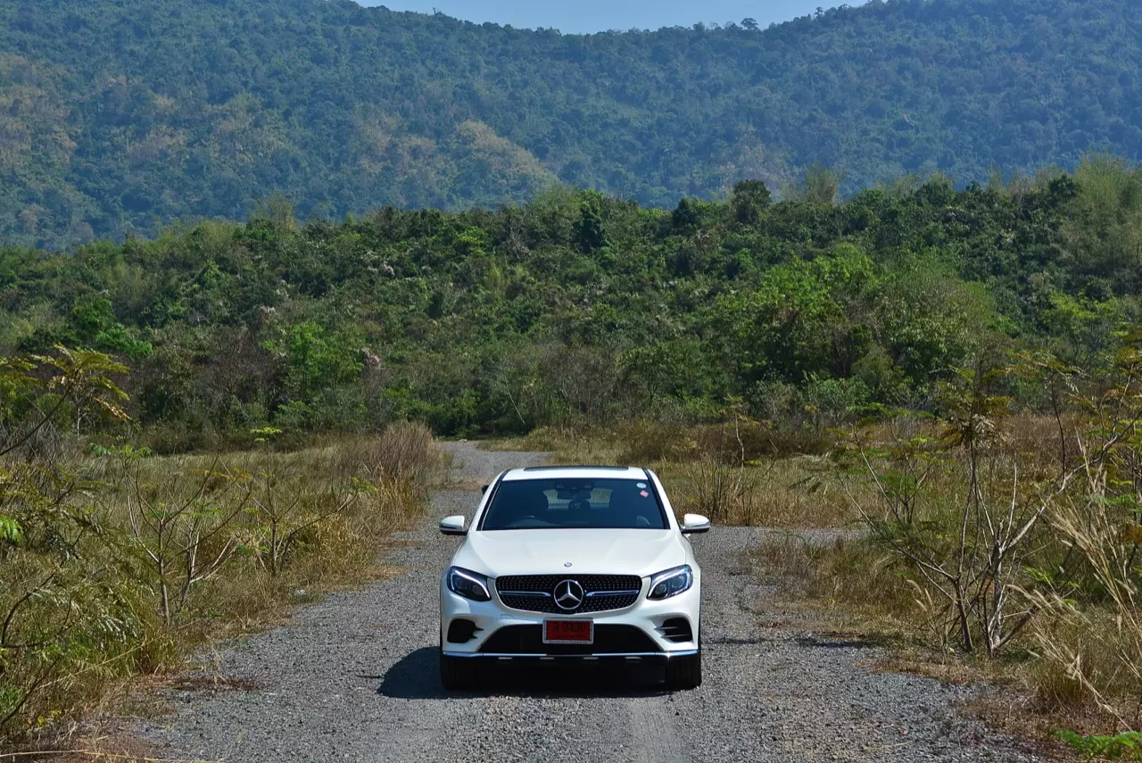 ถังเดียวเที่ยวพันกิโลเมตร MERCEDES BENZ GLC 250d COUPE AMG DYNAMIC PLUS