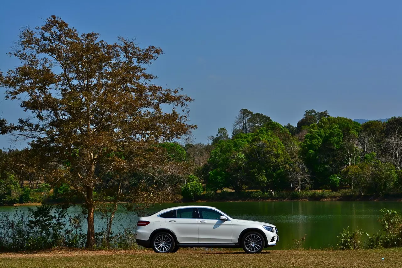ถังเดียวเที่ยวพันกิโลเมตร MERCEDES BENZ GLC 250d COUPE AMG DYNAMIC PLUS
