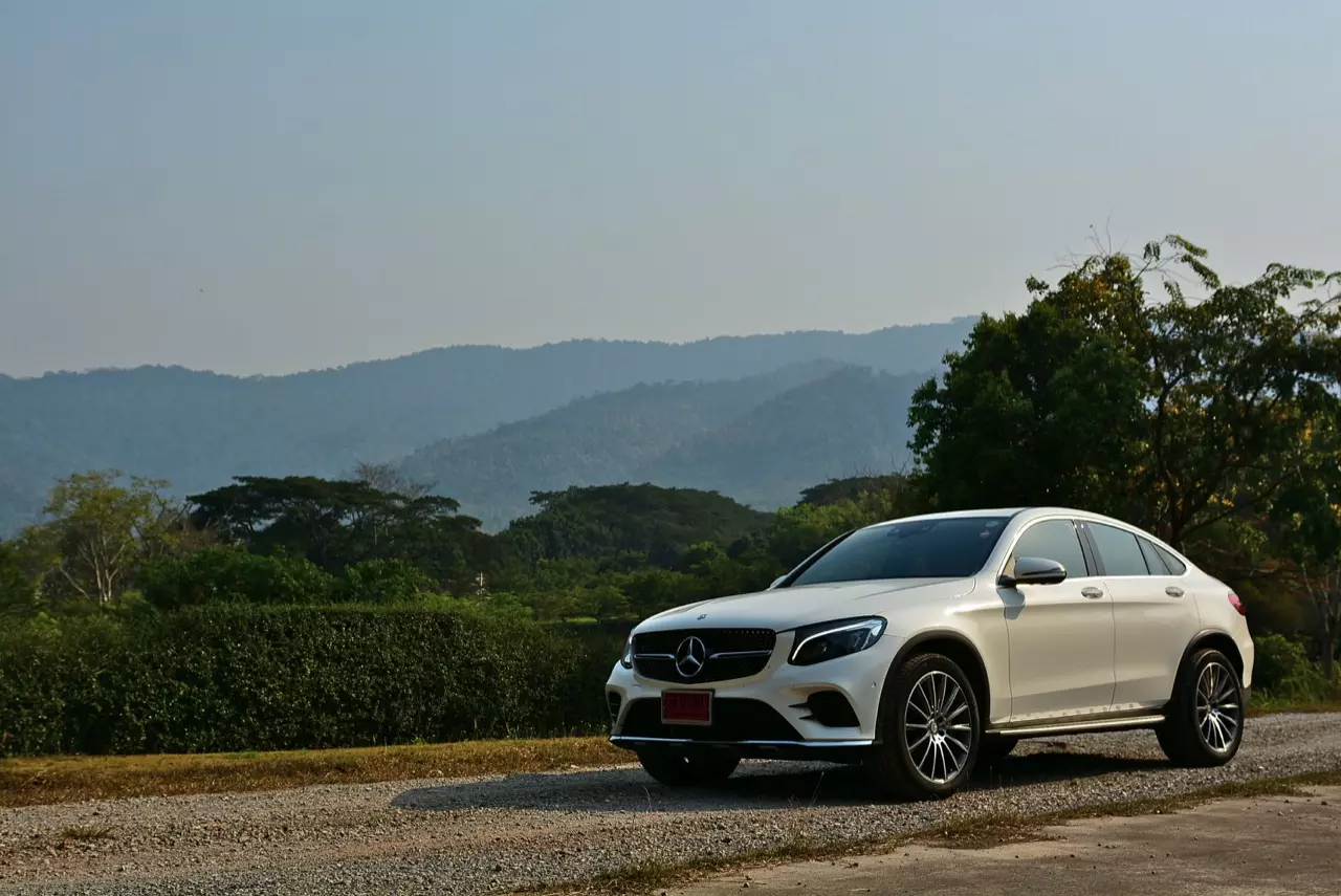 ถังเดียวเที่ยวพันกิโลเมตร MERCEDES BENZ GLC 250d COUPE AMG DYNAMIC PLUS