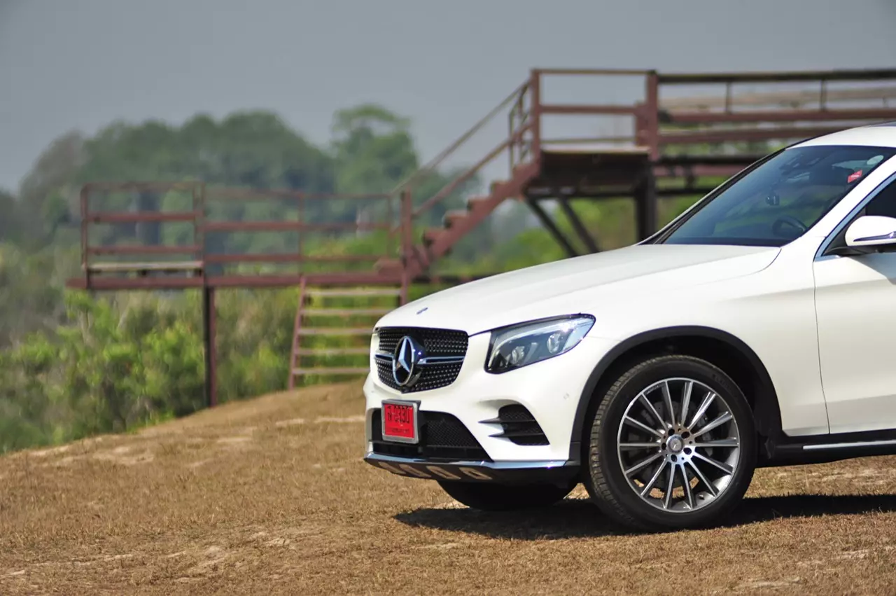 ถังเดียวเที่ยวพันกิโลเมตร MERCEDES BENZ GLC 250d COUPE AMG DYNAMIC PLUS