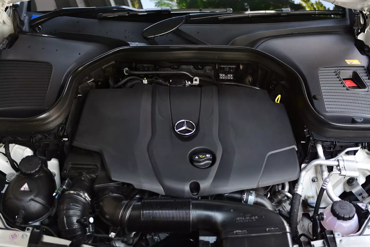 ถังเดียวเที่ยวพันกิโลเมตร MERCEDES BENZ GLC 250d COUPE AMG DYNAMIC PLUS