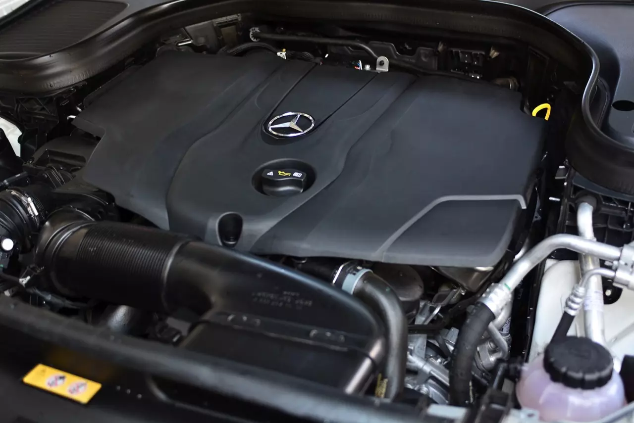 ถังเดียวเที่ยวพันกิโลเมตร MERCEDES BENZ GLC 250d COUPE AMG DYNAMIC PLUS