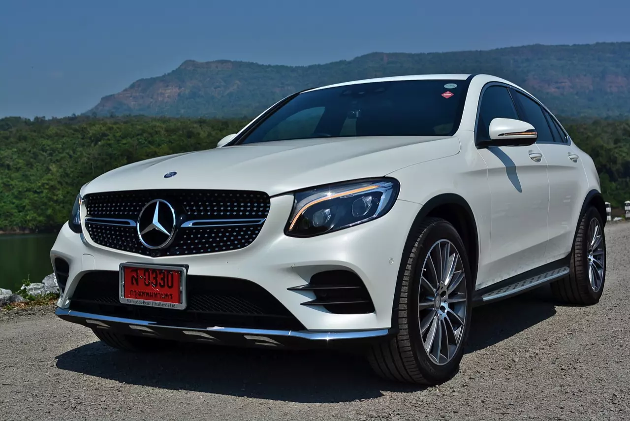 ถังเดียวเที่ยวพันกิโลเมตร MERCEDES BENZ GLC 250d COUPE AMG DYNAMIC PLUS