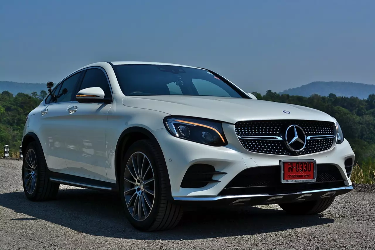 ถังเดียวเที่ยวพันกิโลเมตร MERCEDES BENZ GLC 250d COUPE AMG DYNAMIC PLUS