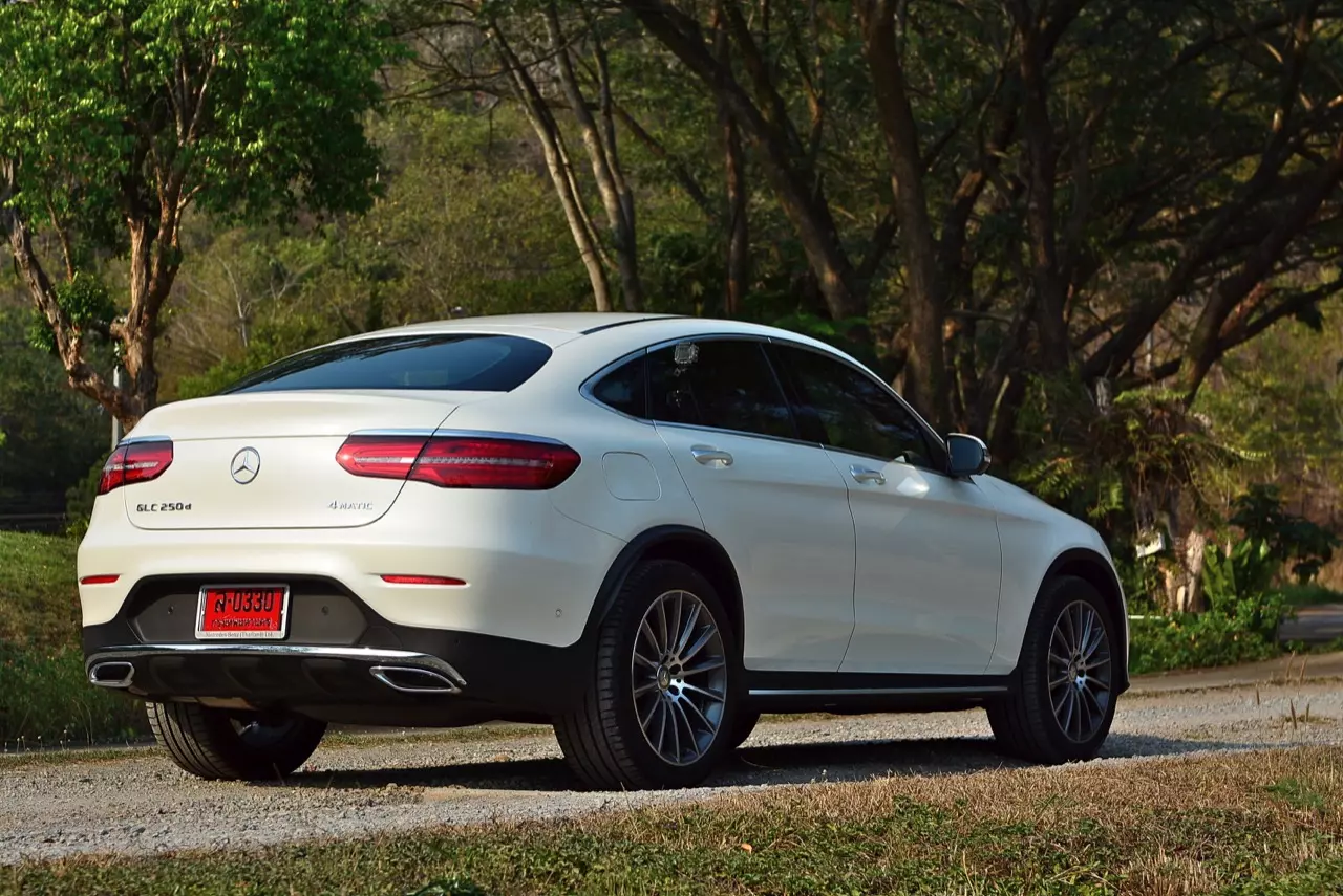 ถังเดียวเที่ยวพันกิโลเมตร MERCEDES BENZ GLC 250d COUPE AMG DYNAMIC PLUS
