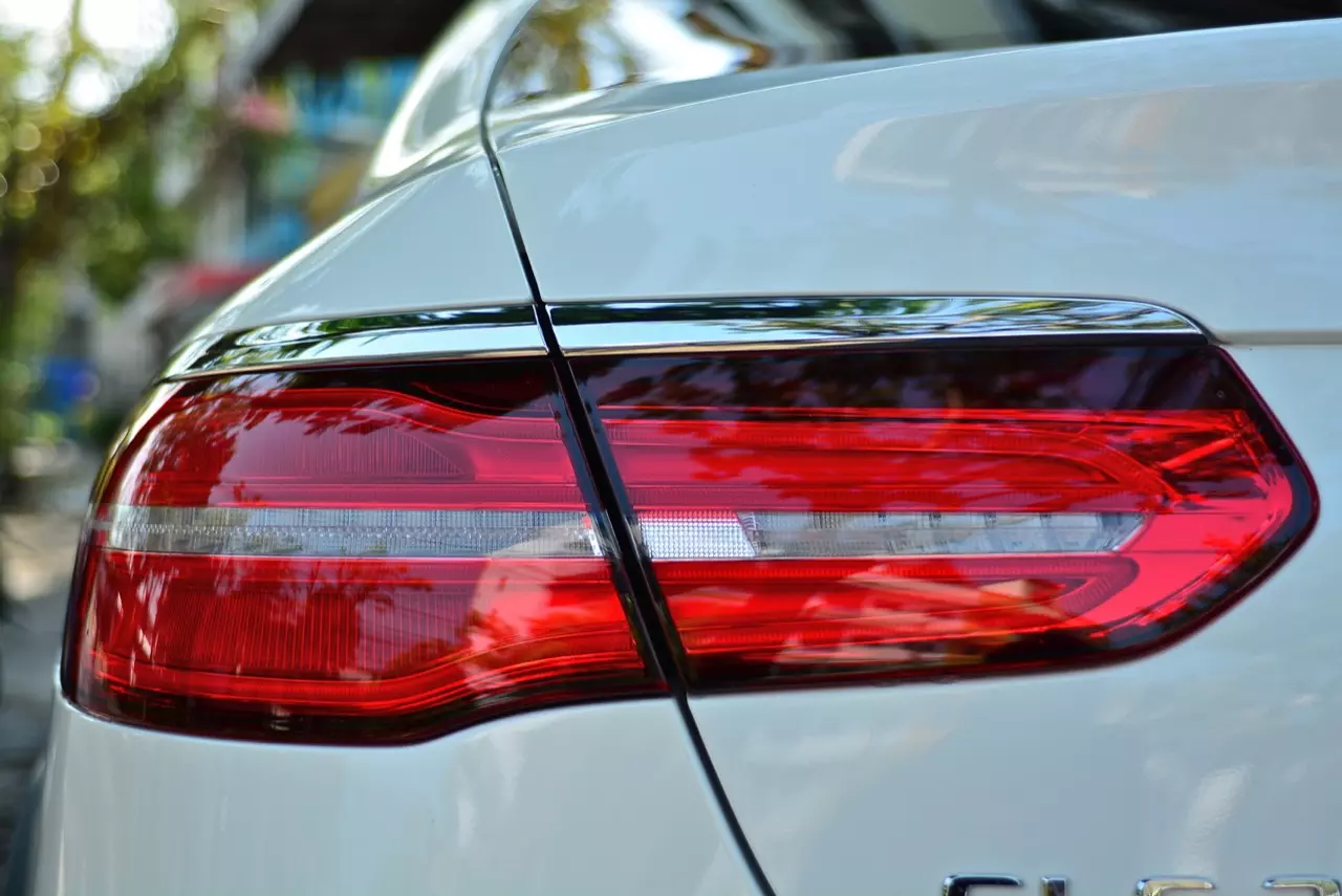 ถังเดียวเที่ยวพันกิโลเมตร MERCEDES BENZ GLC 250d COUPE AMG DYNAMIC PLUS