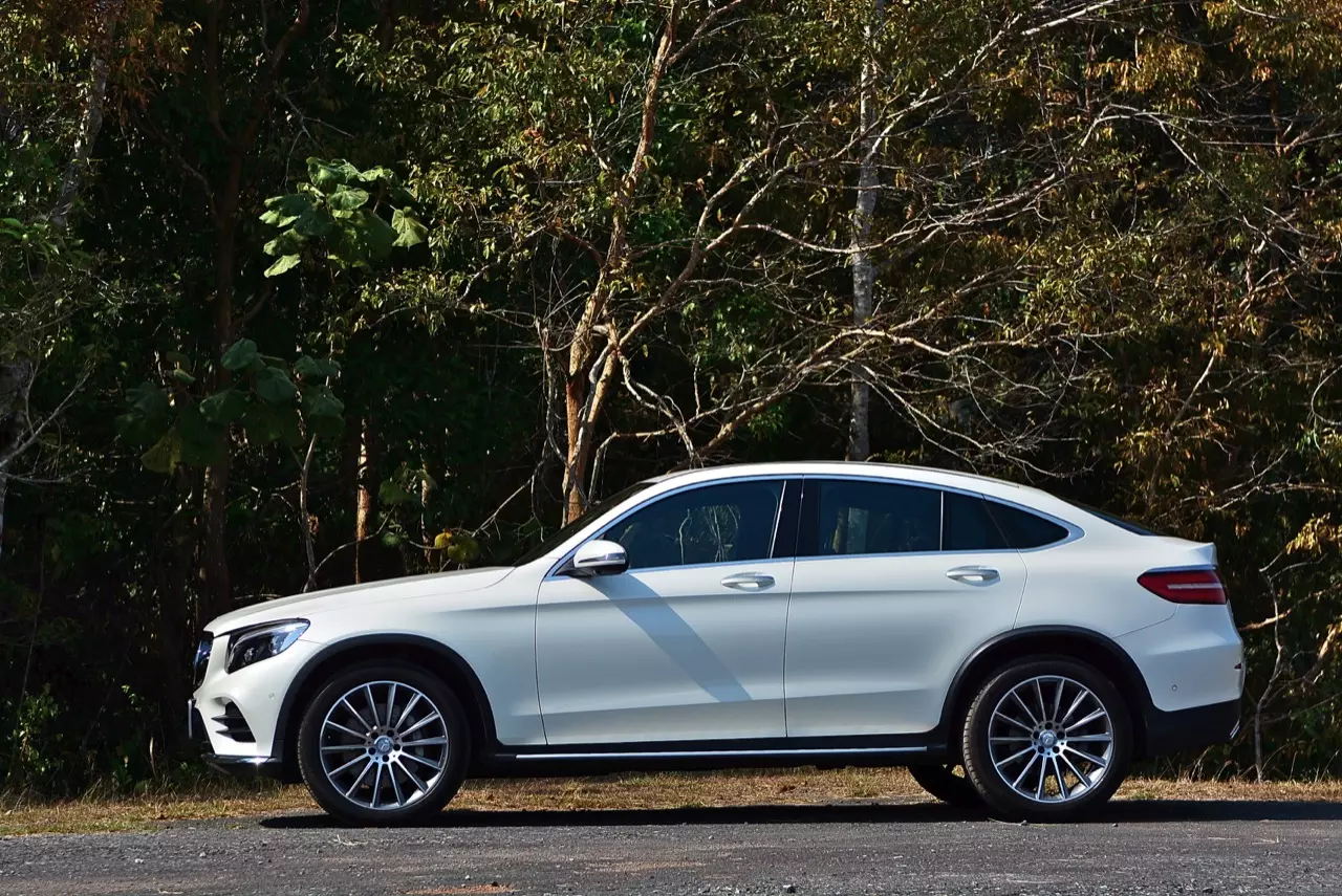 ถังเดียวเที่ยวพันกิโลเมตร MERCEDES BENZ GLC 250d COUPE AMG DYNAMIC PLUS