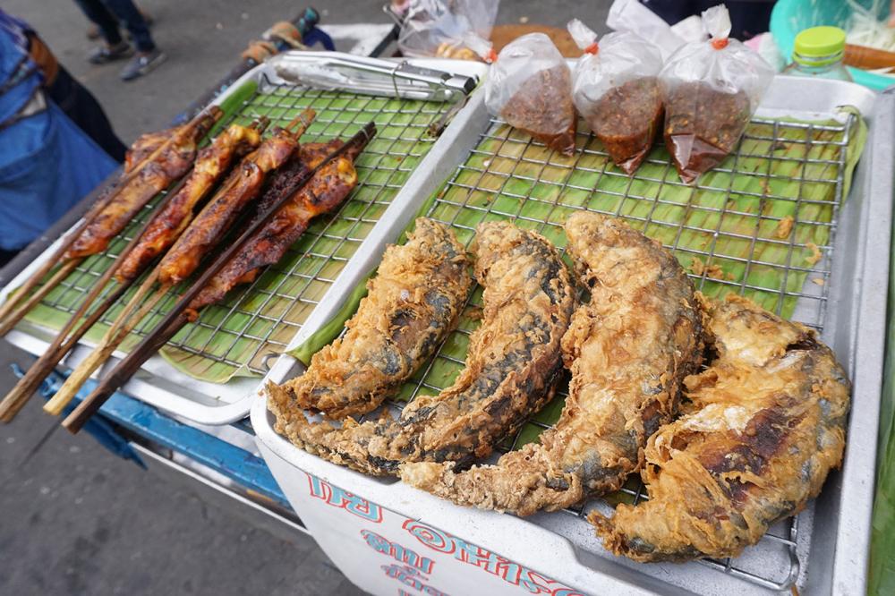 ปลาทอดร้านส้มตำ