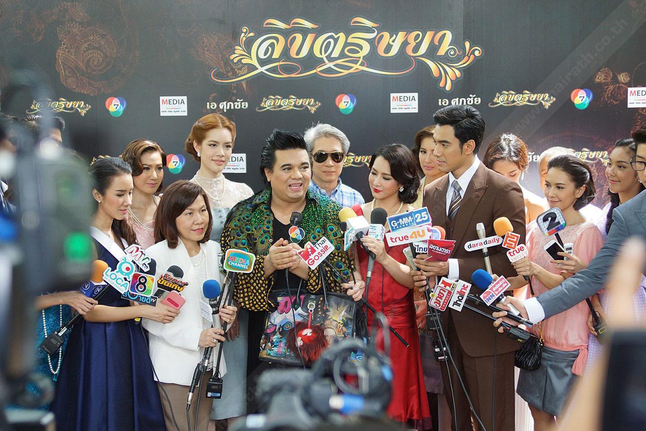 ตอนนี้ เอ ศุภชัย ควบตำแหน่งทั้งผู้จัดการดารา และผู้จัดละครไปแล้ว