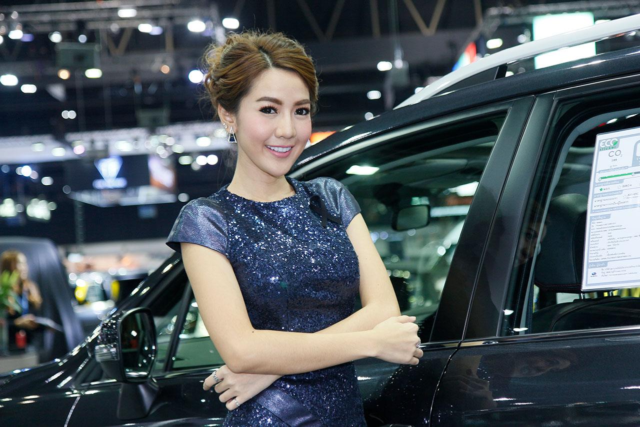 เธอมีเสน่ห์! เจาะแฟชั่นพริตตี้ Motor Expo 2016 ไม่โป๊ก็ชวนมอง