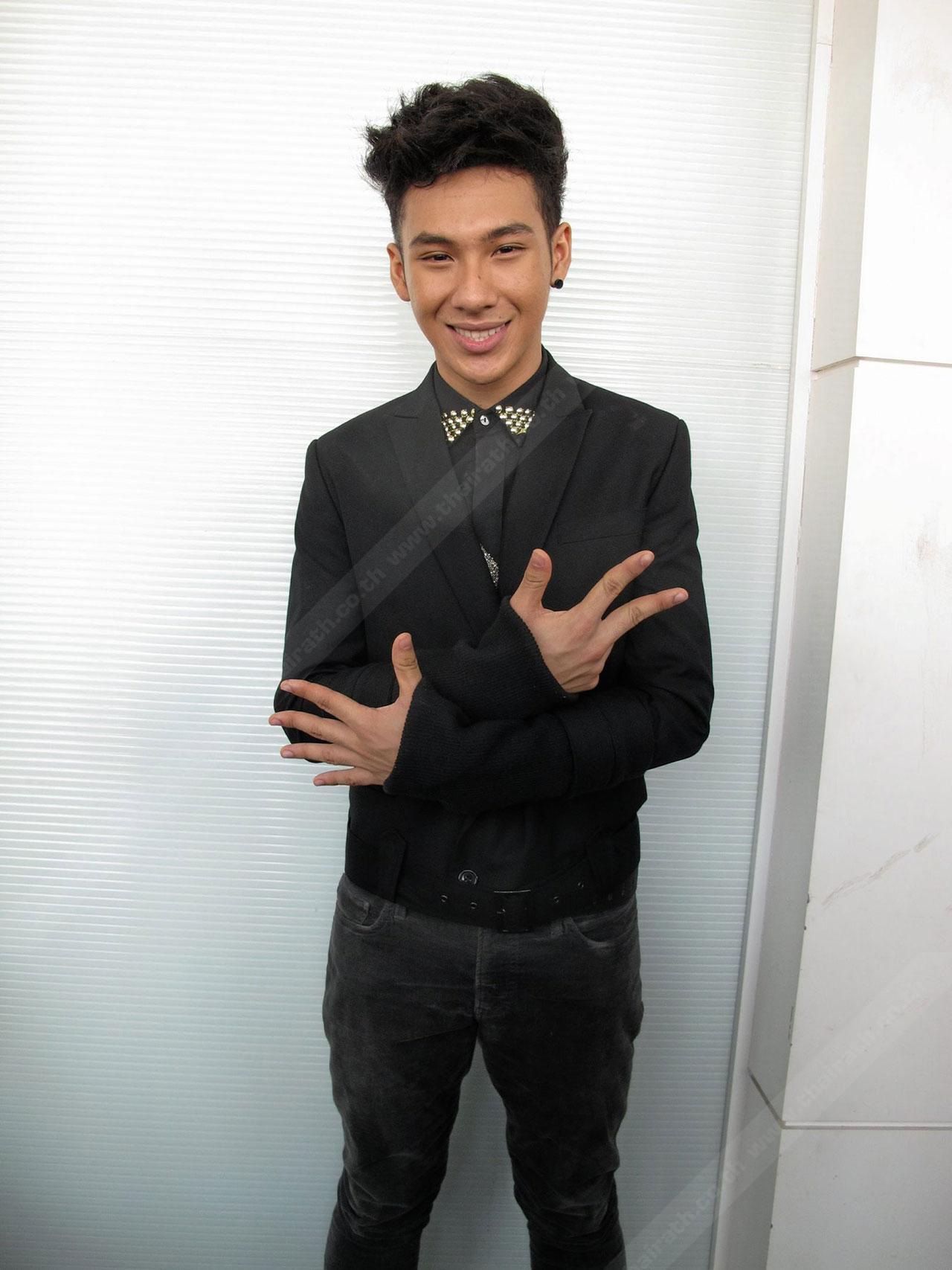 ตั้ม วราวุธ โพธิ์ยิ้ม