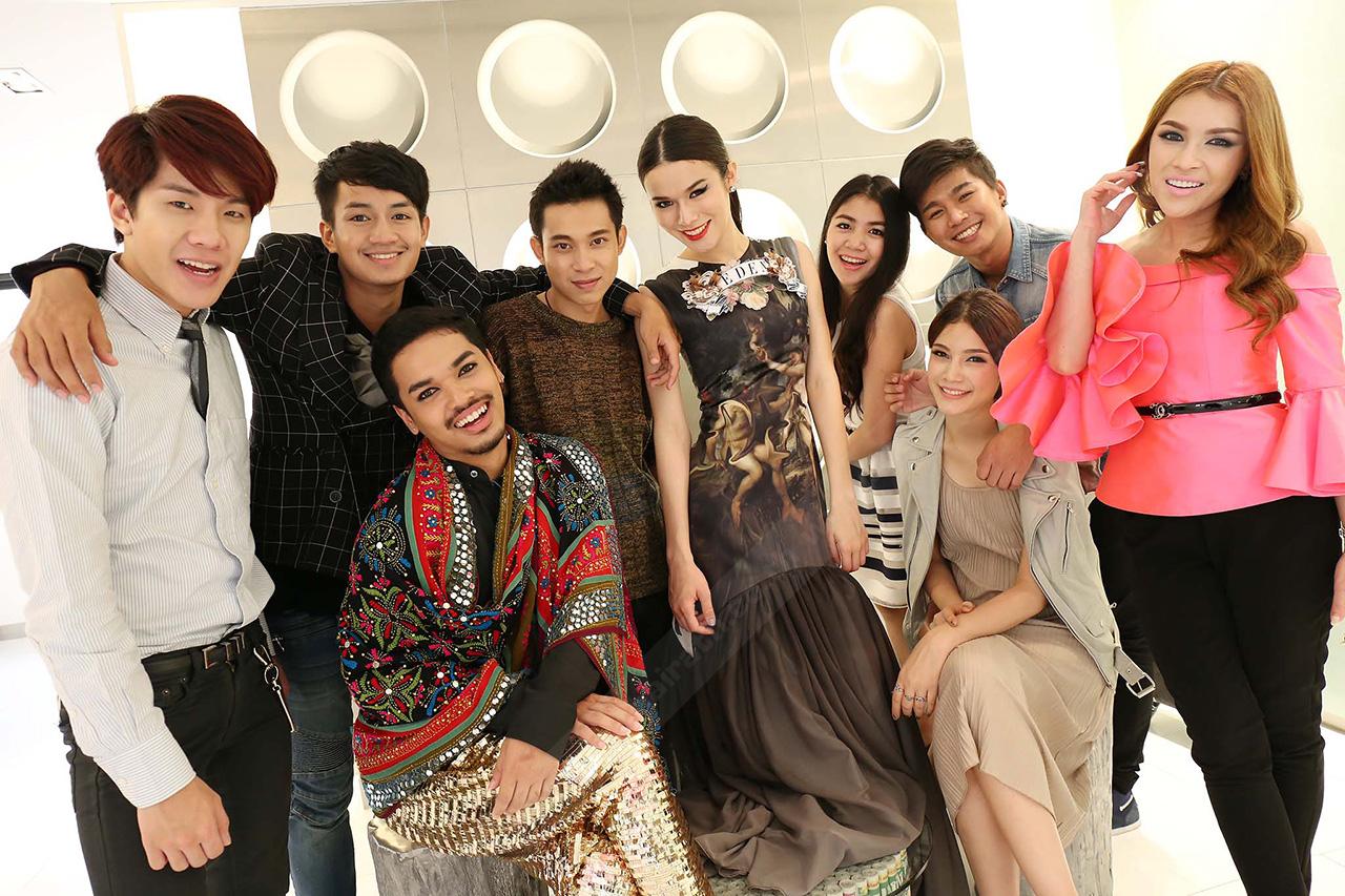 ร่วมปลุกกระแสผ้าไทยให้ตื่นตัว