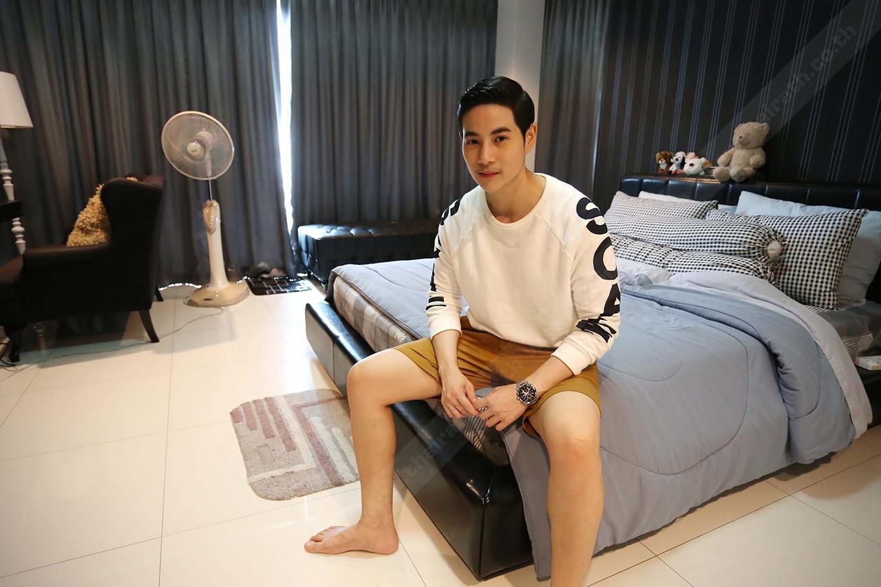 ห้องนอนเรียบๆของส้ม