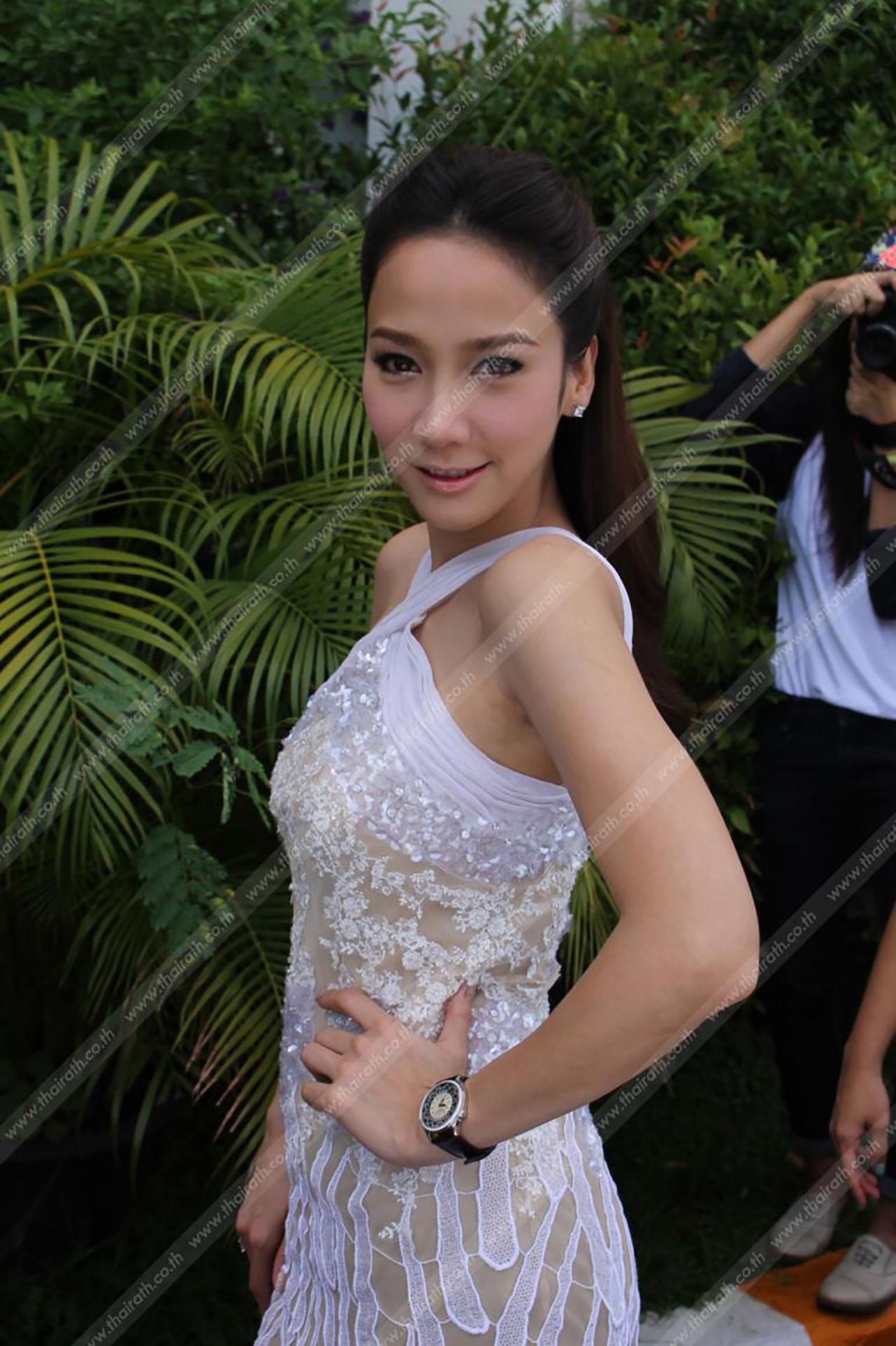 อั้ม - พัชราภา ไชยเชื้อ