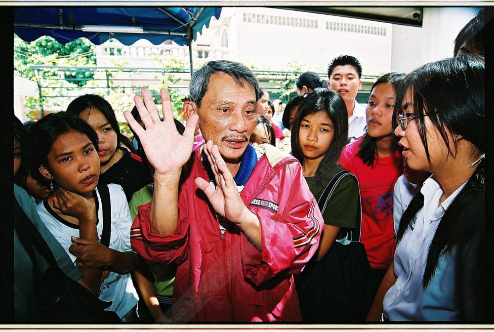 พ่ออุดมอยู่ต้อนรับแฟนคลับที่ไปเยี่ยมบิ๊กด้วยตัวเอง