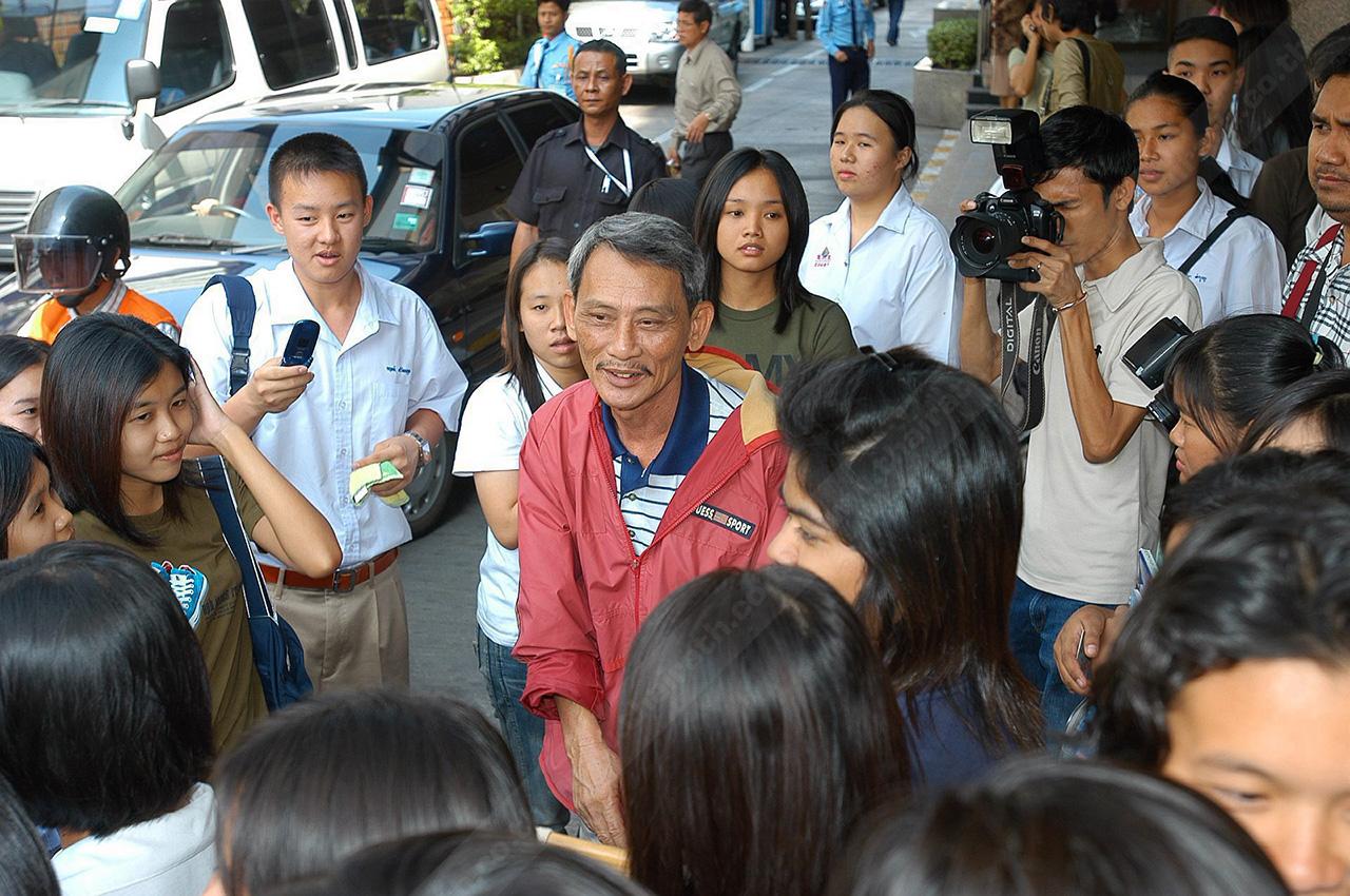 พ่อผู้มีรอยยิ้มแห่งความเข้มแข็งเสมอ