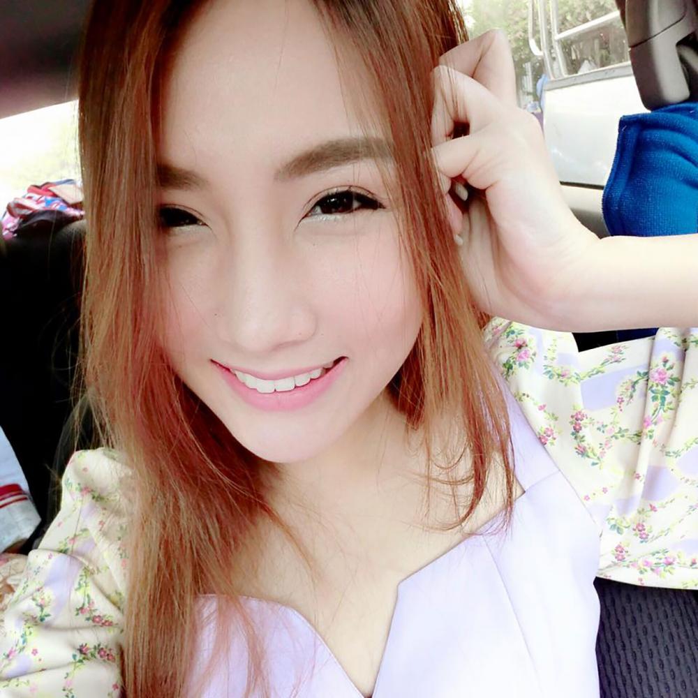 ใส