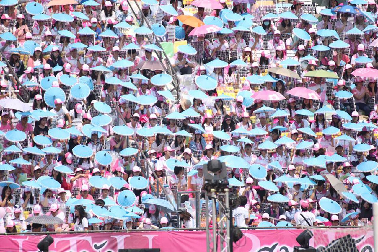 แสตนด์เชียร์ฝั่งจุฬาฯ