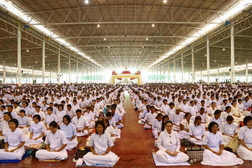 ประชาชนเข้าร่วมปฏิบัติธรรม นั่งสมาธิ ทุกๆวันอาทิตย์