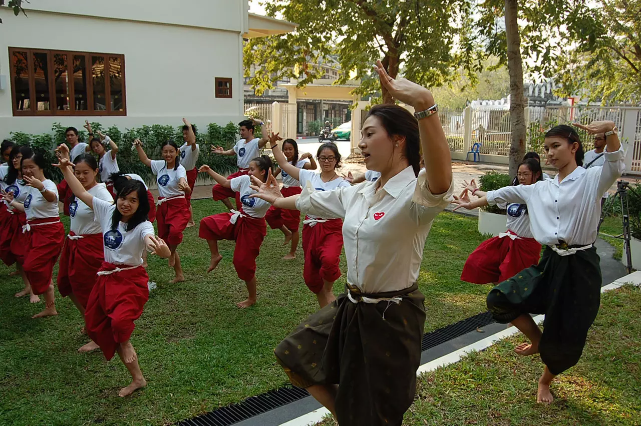 สุดประทับใจ! นศ.จากซิดนีย์ ได้เรียนรู้วิถีไทยที่ กทม. 