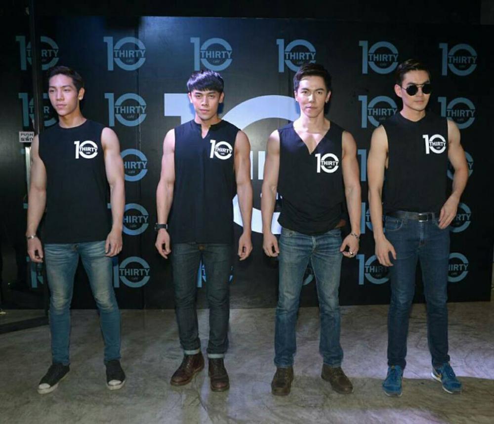 บอยแบนด์ชัดๆ