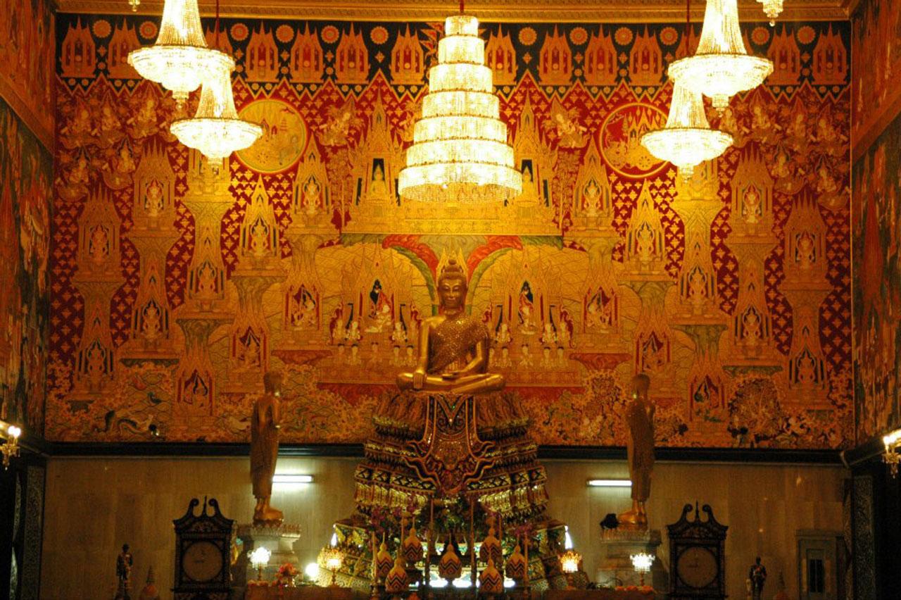 ภายในโบสถ์วัดหัวลำโพง สวยงามมาก