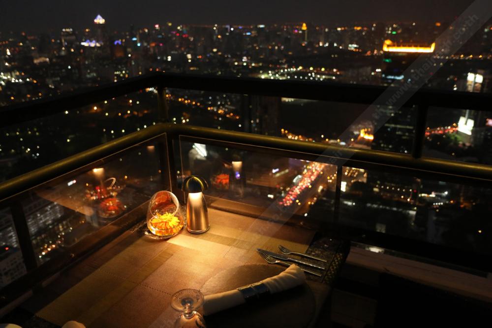 ค่ำคืนโอบล้อมแสนโรแมนติก