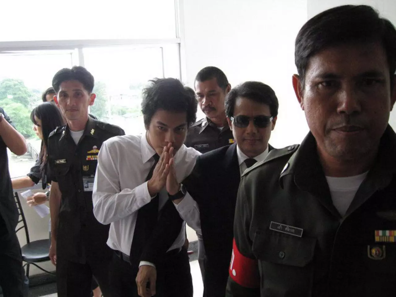 คุกมีไว้ขังคนจนจริงหรือ!?! ย้อนรอยคดีคนดังในตำนาน