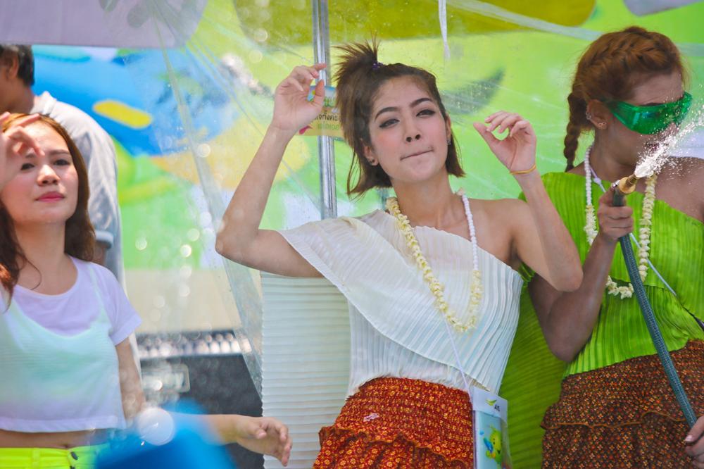 ชุดไทยน่ารักแดนซ์