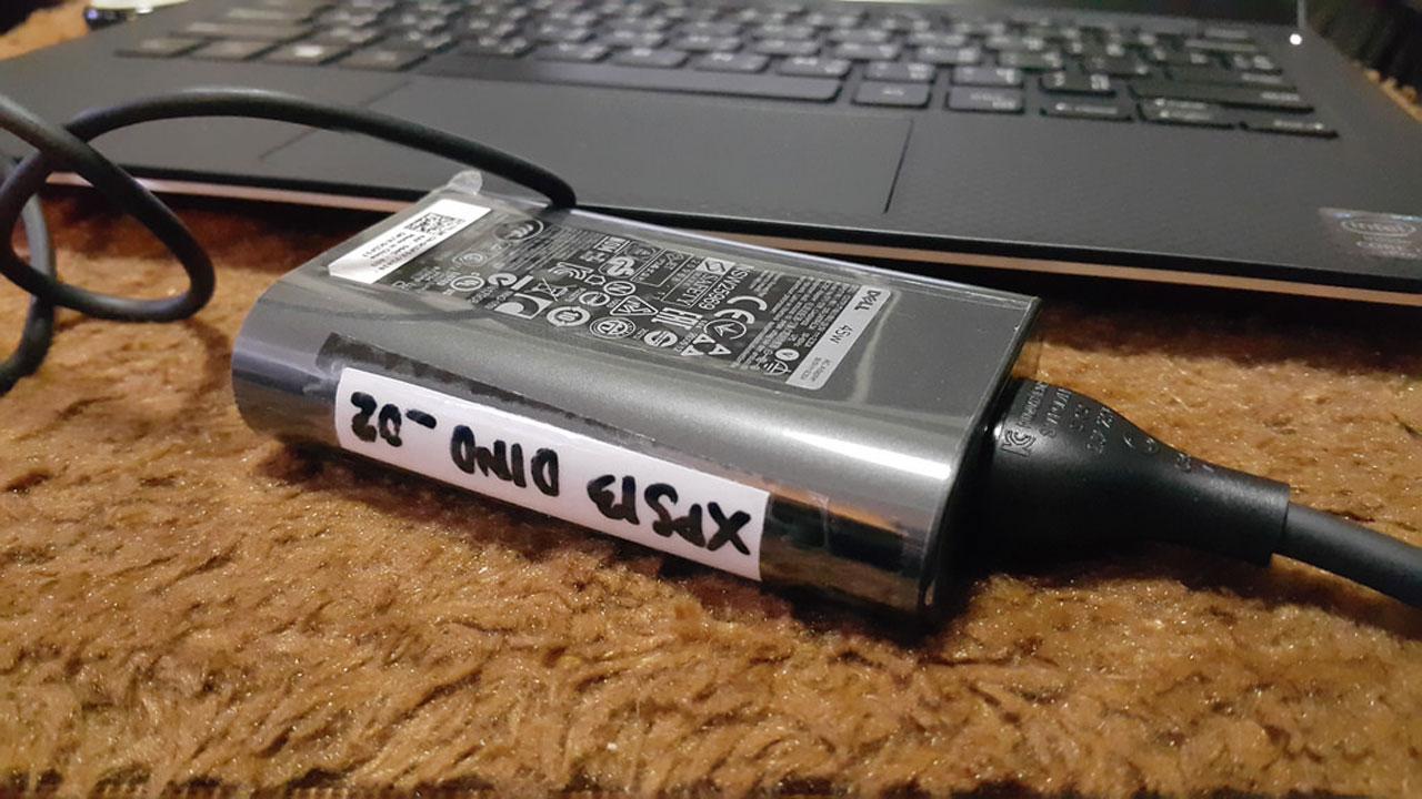 Adapter ของ Dell XPS 13 (2015)