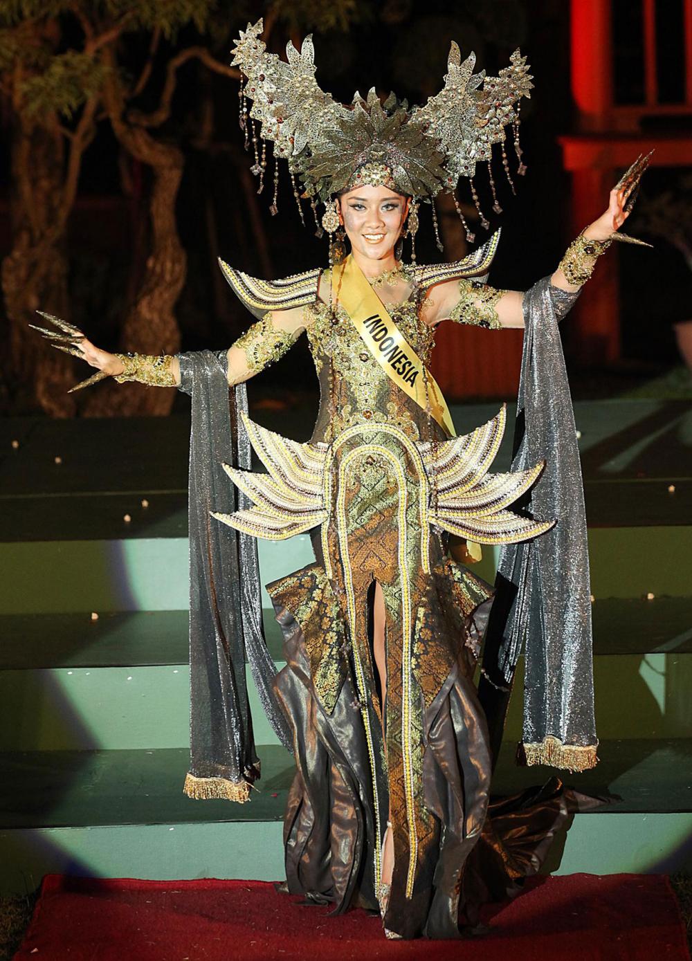 ชุดประจำชาติอินโดนีเซีย