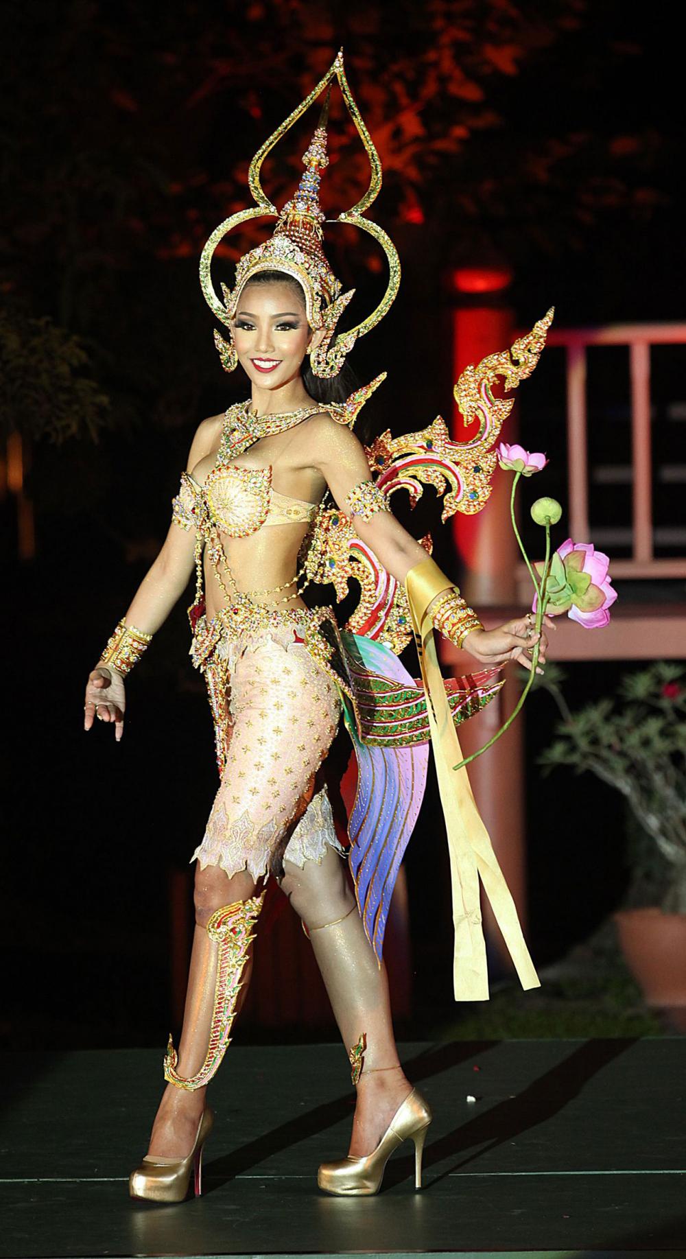 ชุดประจำชาติไทย