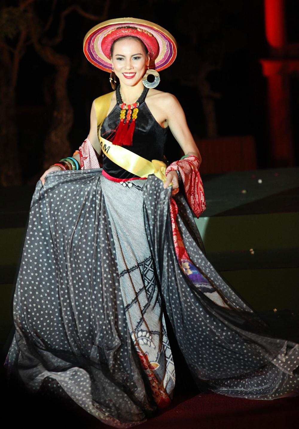 ชุดประจำชาติเวียดนาม