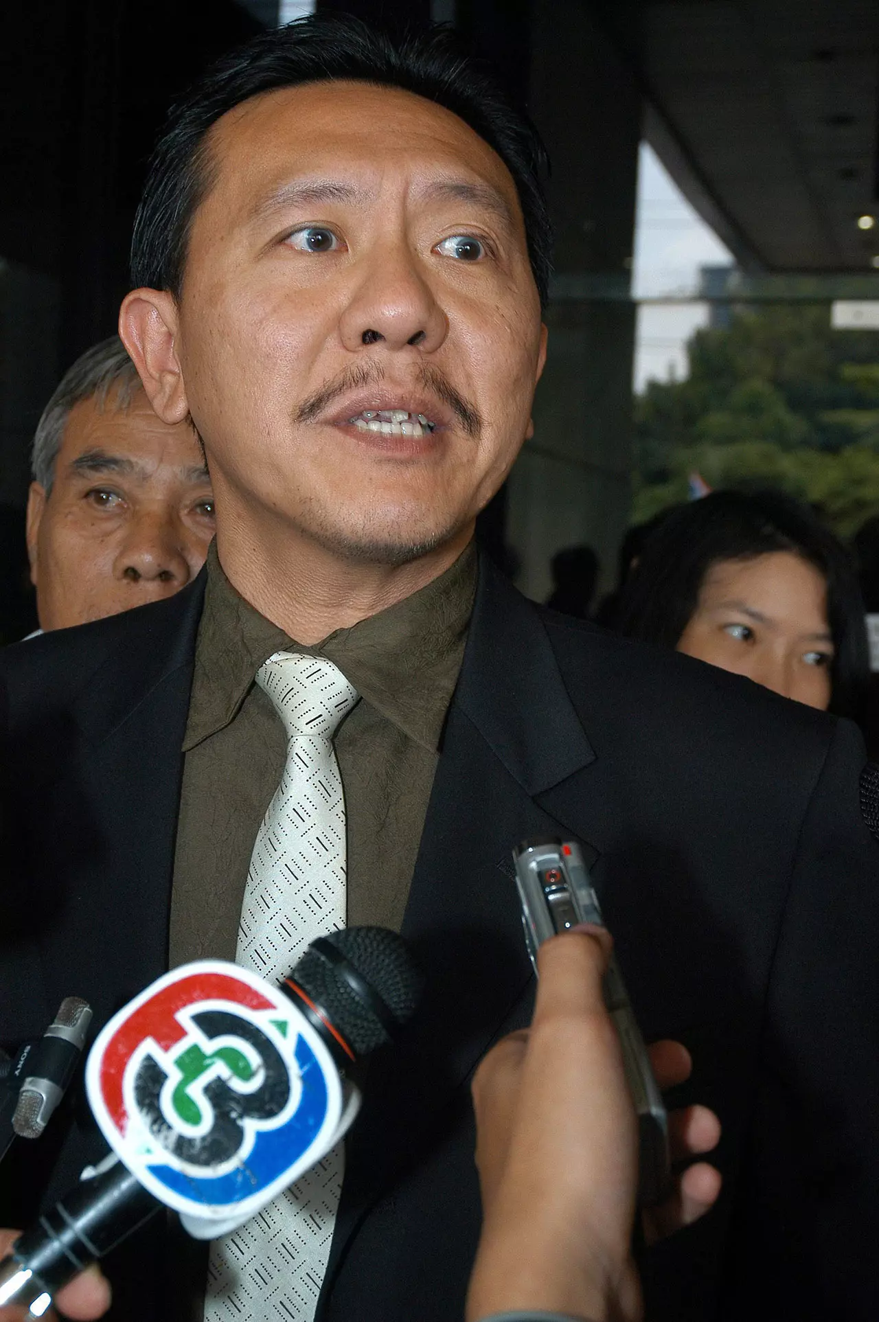 ย้อนตำนานรื้อบาร์เบียร์ วิบากกรรมของ 'เฮียชูวิทย์'