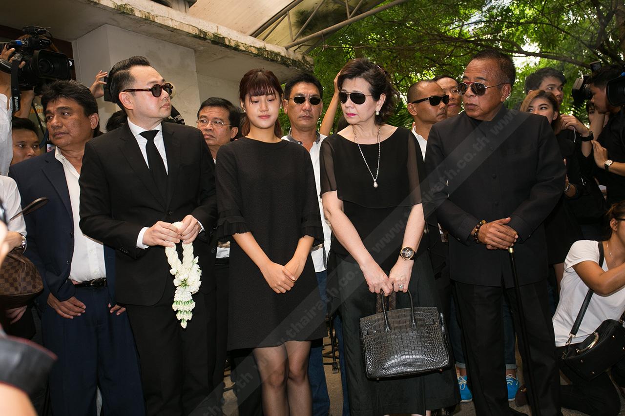 รอสิงห์