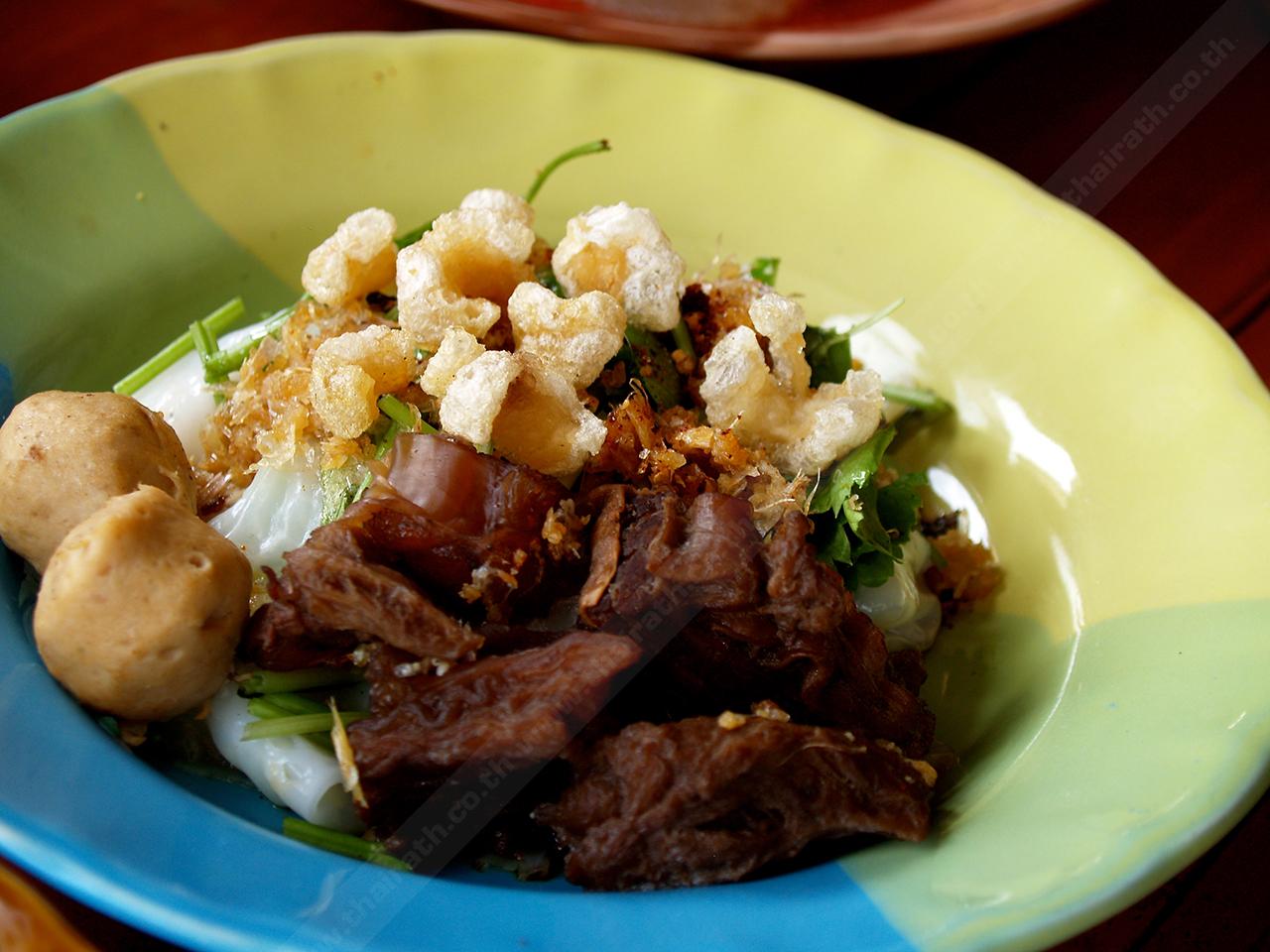 ข้าวพันผักเนื้อตุ๋น