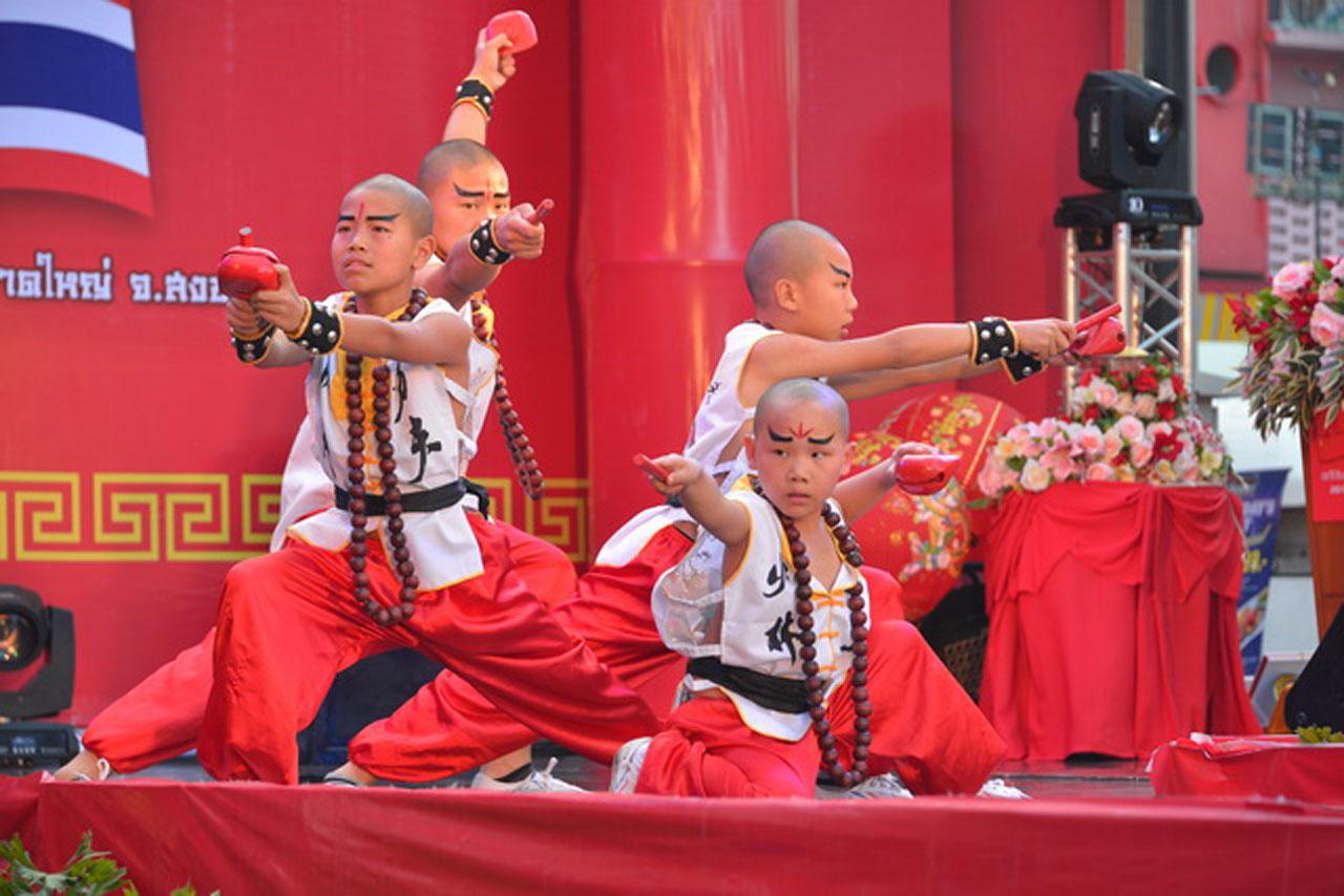 เยาวชนจีนโชว์ศิลปะการต่อสู้