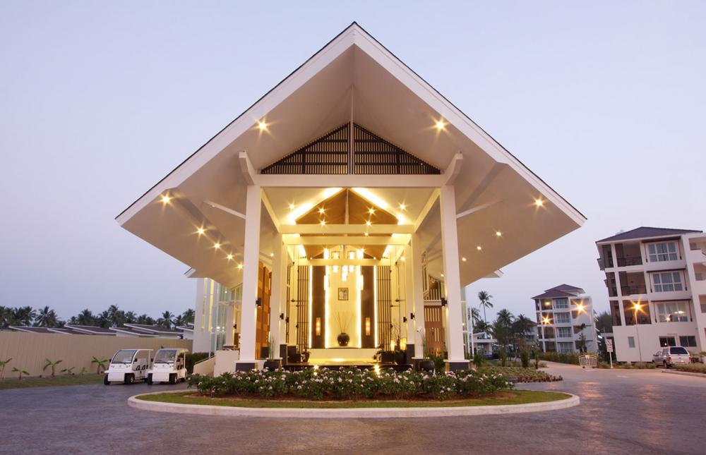 โรงแรมแคนทารี บีช เขาหลัก
