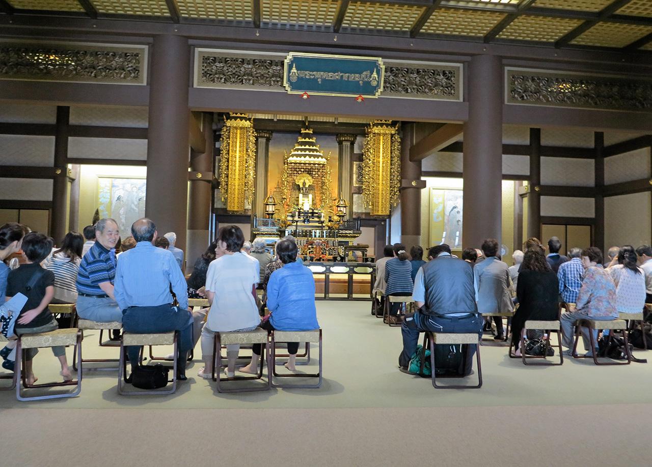 บรรยากาศภายในโบสถ์วัดนิตไทจิ