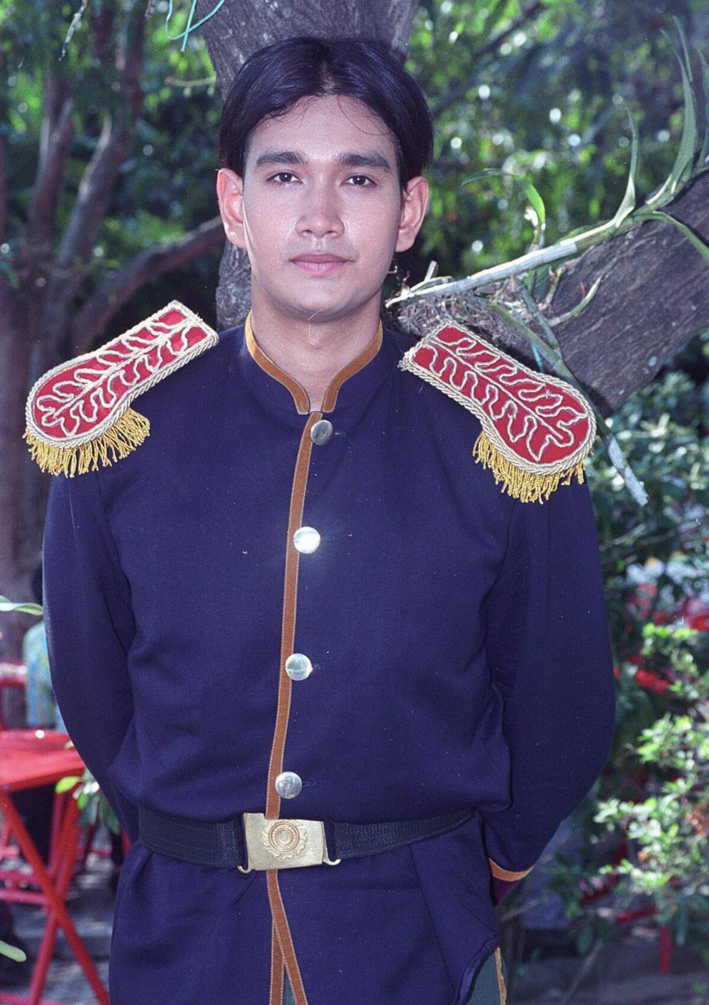 เล่นเป็นพระเอกในละครเรื่อง เปรตวัดสุทัศน์