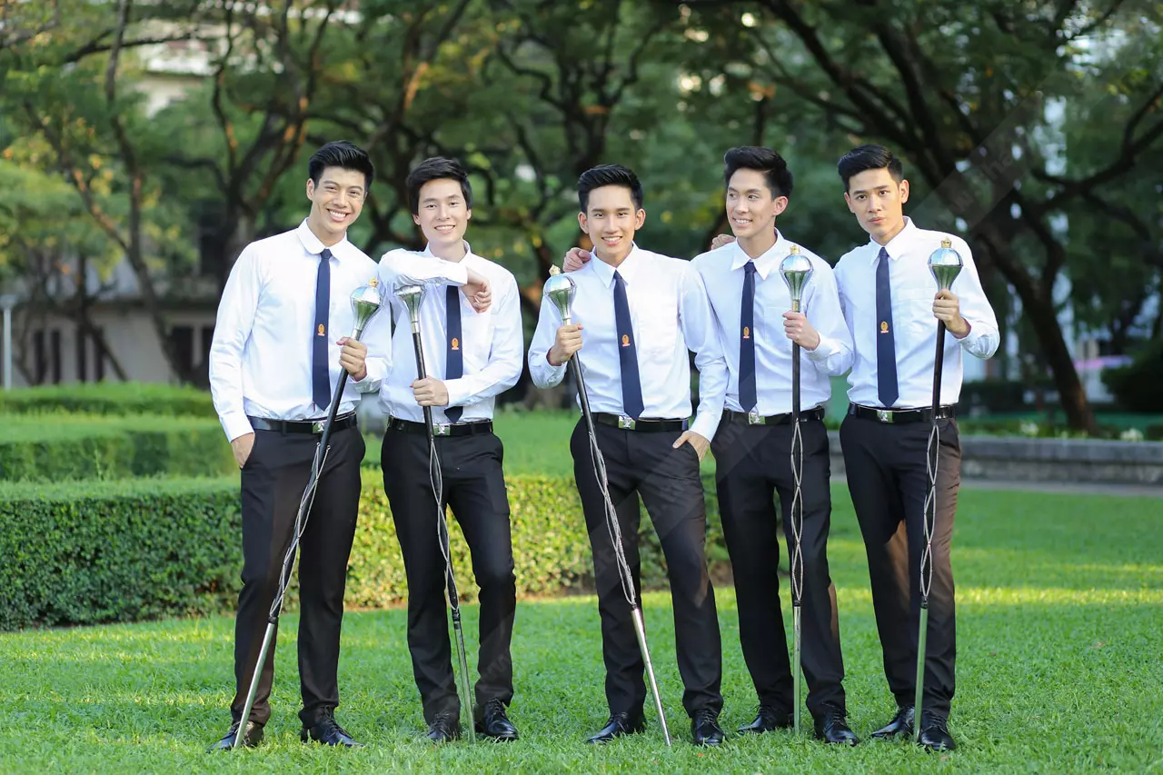 ไม่ได้มาเล่นๆ เปิดตัว '9 จุฬาฯ คทากร' สวย หล่อ เป๊ะ งานฟุตบอลประเพณีฯ ครั้งที่ 71 