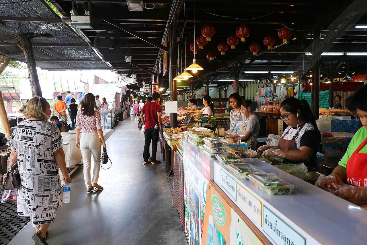 เดินตลาดเช้า ชิลๆ หาของอร่อย