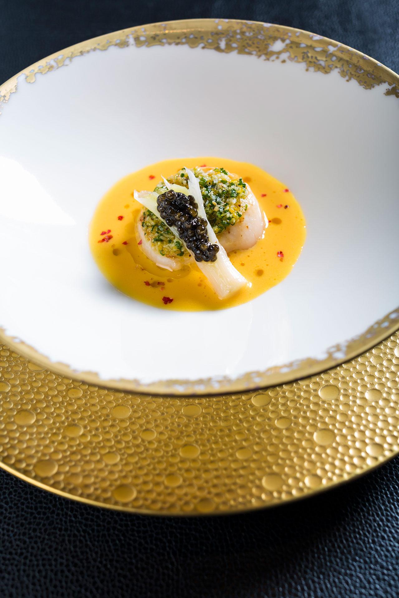 คอร์สเมนูหลัก Scallop with Kumquats ... สีสันจี๊ดจ๊าดน่าทานสุดๆ