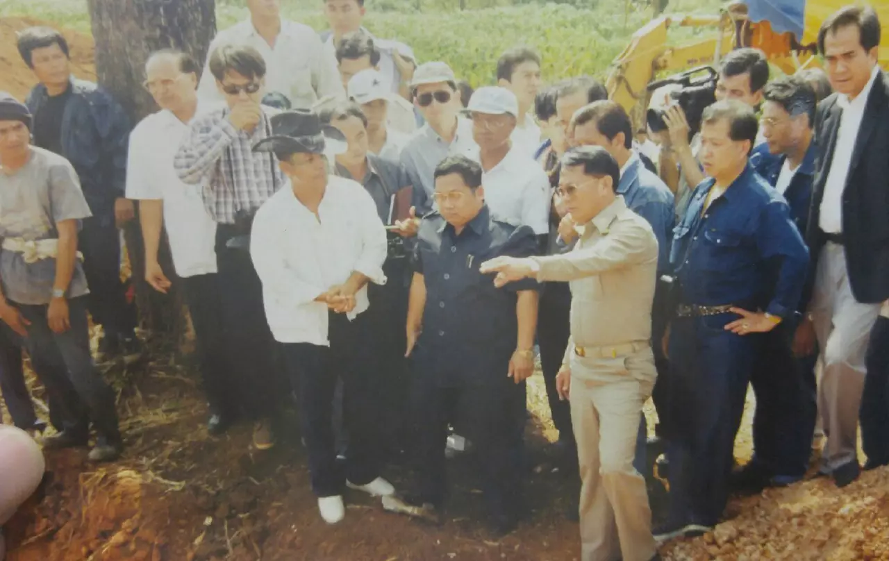 ย้อนรอยตื่นทองมหาขุมทรัพย์ 'ถ้ำลิเจีย' กับ 'ความลับ' ของ 'โกโบริน'