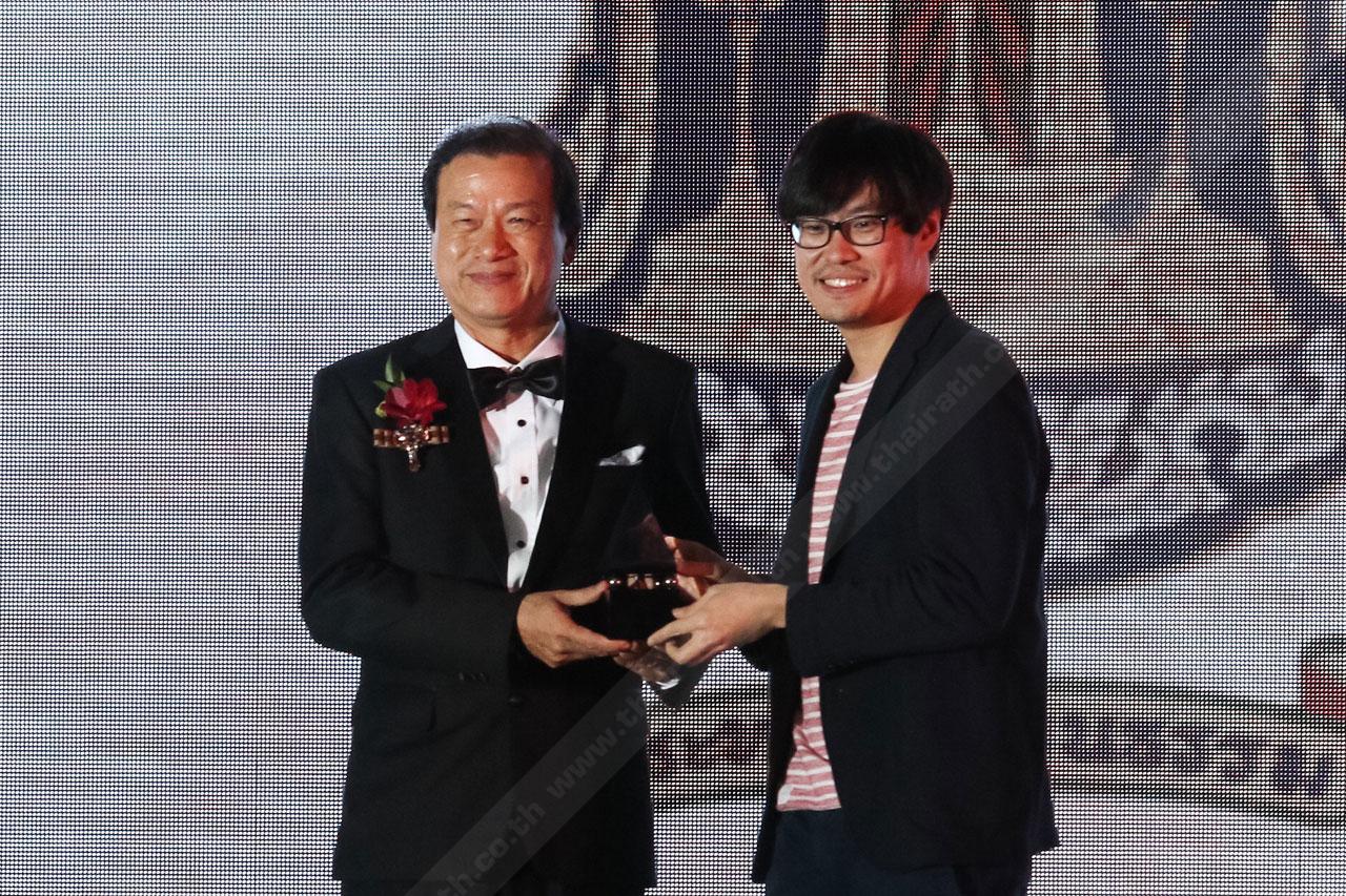 ทำหนังได้โดน ก็ต้องเอารางวัลไป ผู้กำกับยอดเยี่ยม เต๋อ นวพล จากฟรีแลนซ์ฯ