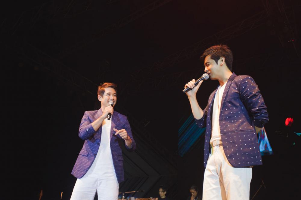 ลิฟท์ ออย ขนมุก พร้อมเพลงสนุกมาฝากเช่นเคย