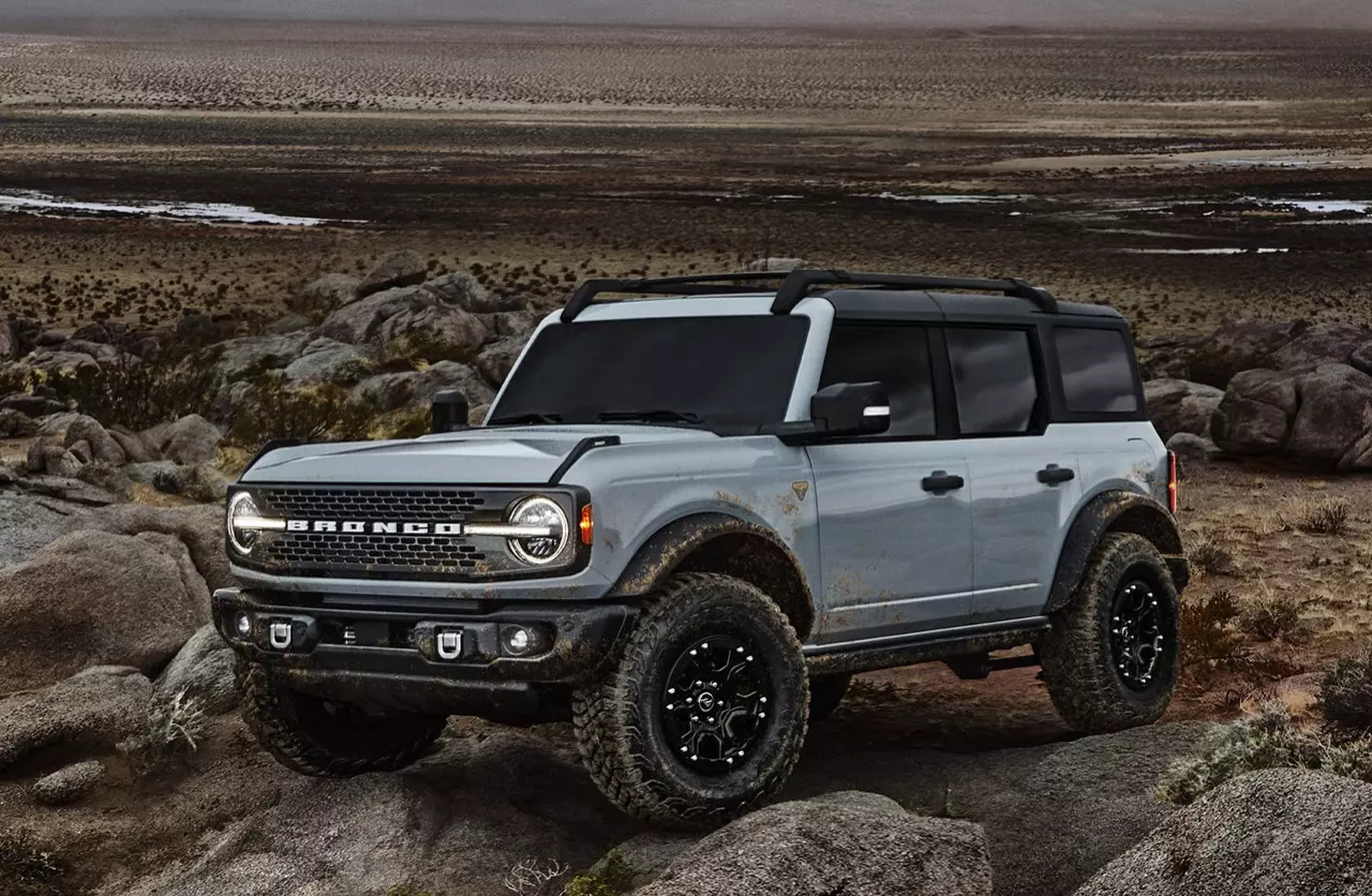 มุ้งมิ้งวิ่งลุยฝุ่น โผล่แล้ว สุดหล่อสายลุย FORD NEW BRONCO 2021