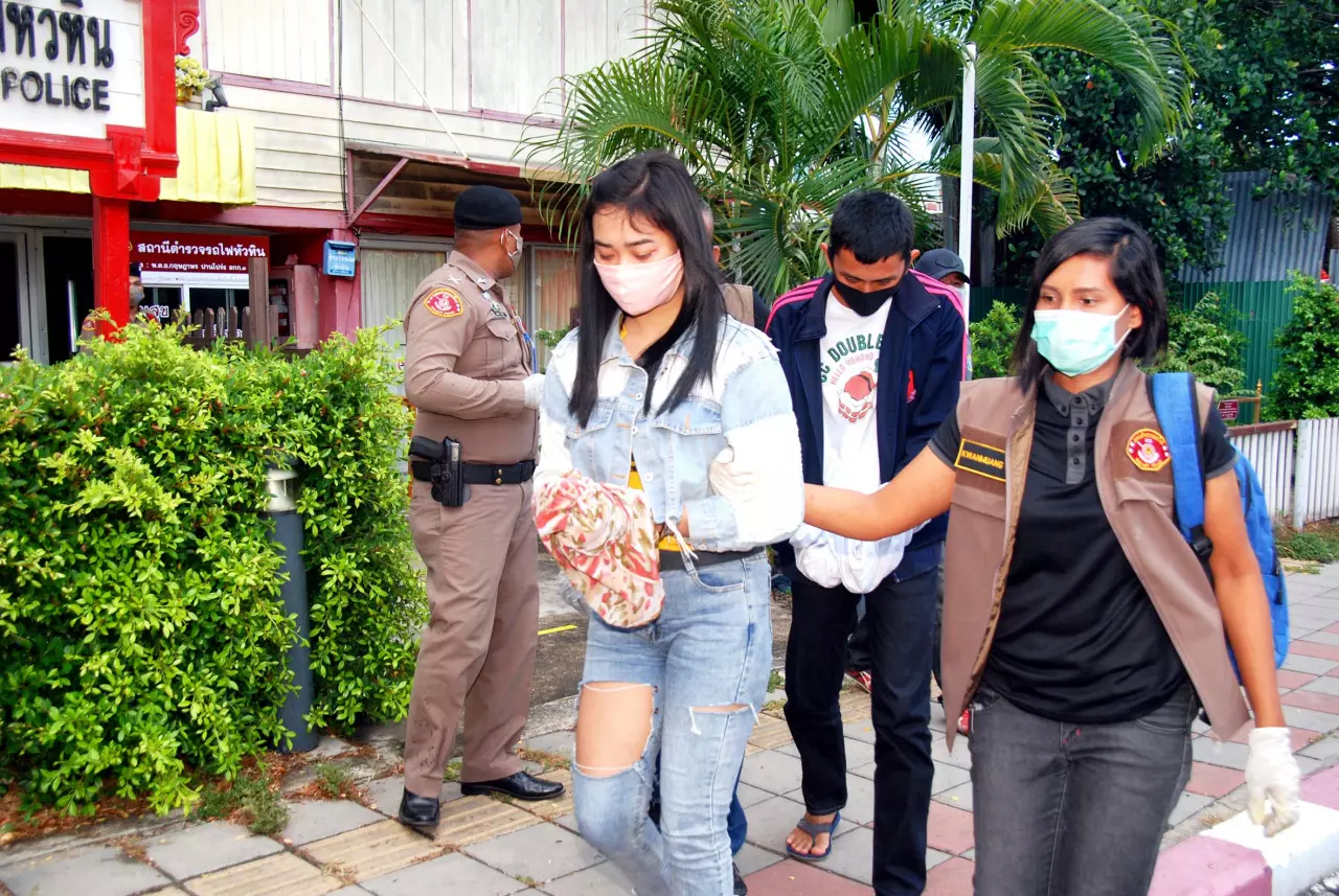 ตร.รถไฟ จับ 2 โจ๋ ขนไอซ์ 19 กก. จะไปส่งเมืองคอน คาสถานีหัวหิน 
