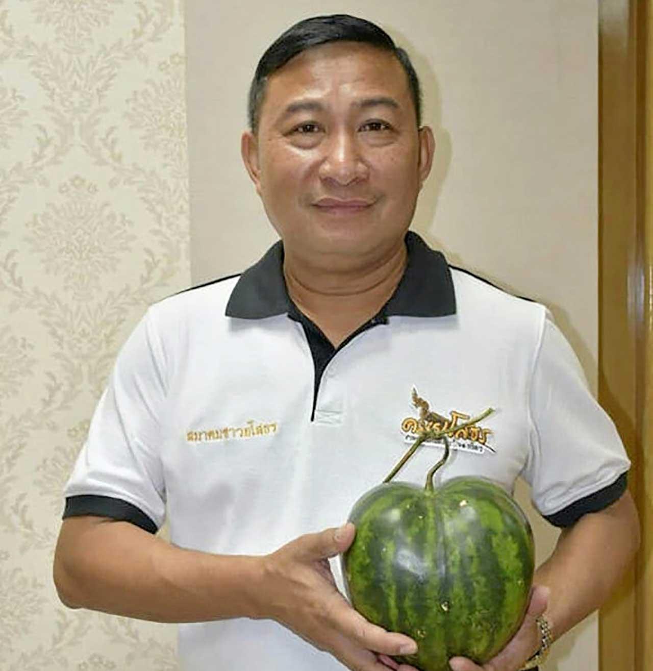 มนตรี